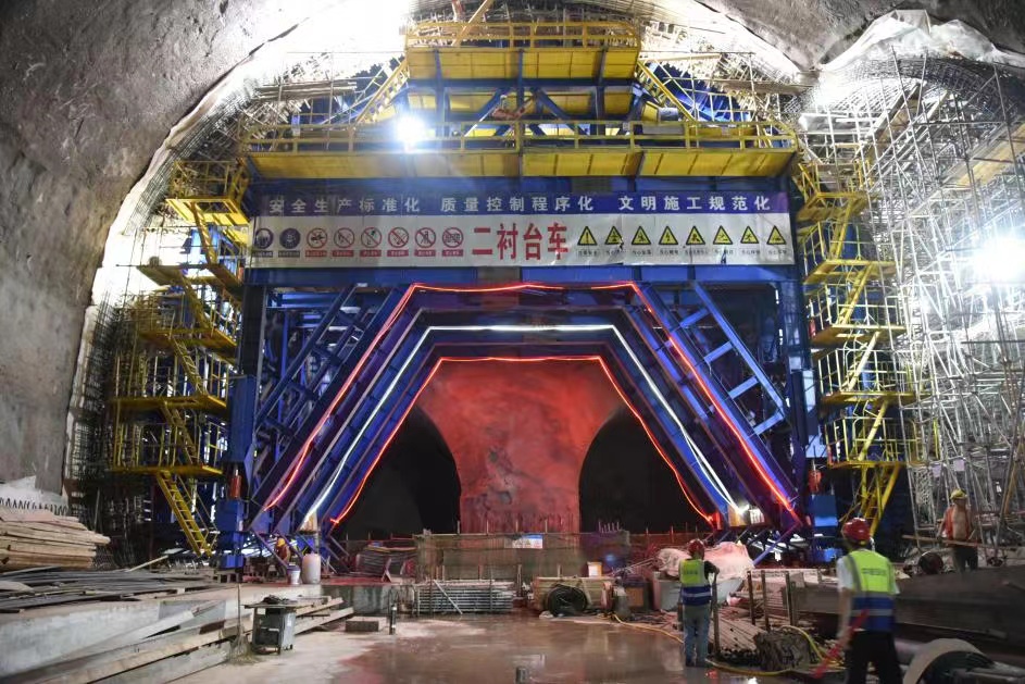 18号线北延工程黄沙溪站首模二衬施工完成。受访者供图