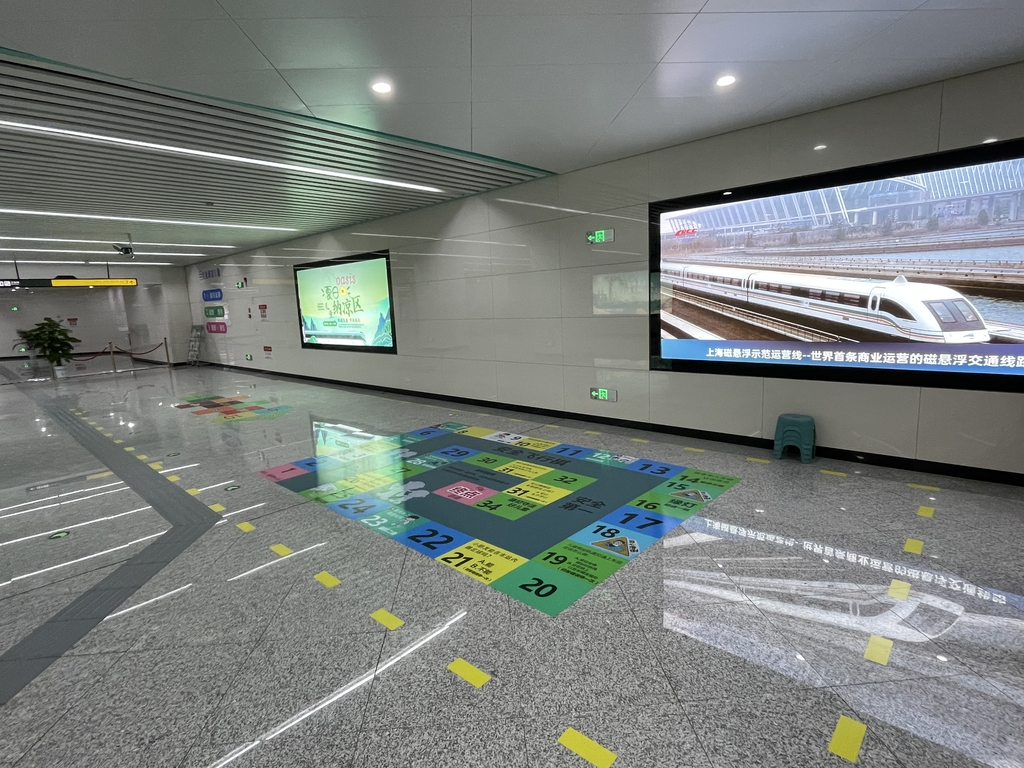 The first cooling area for children set up at the Olympic Sports Center Station of Chongqing Rail Transit Line 18