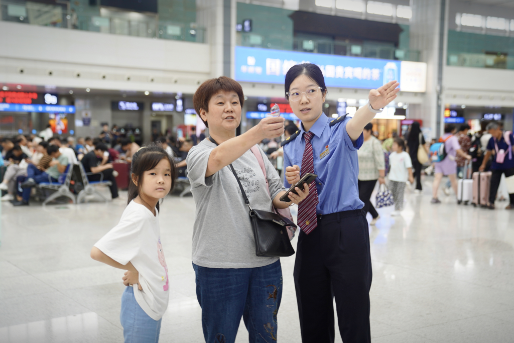 Chongqing railway stations expect 14.5 million passenger trips during this summer travel rush (Photo provided by Wang Liang)