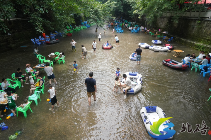 打造夏日“偏岩水市”避暑度假品牌。