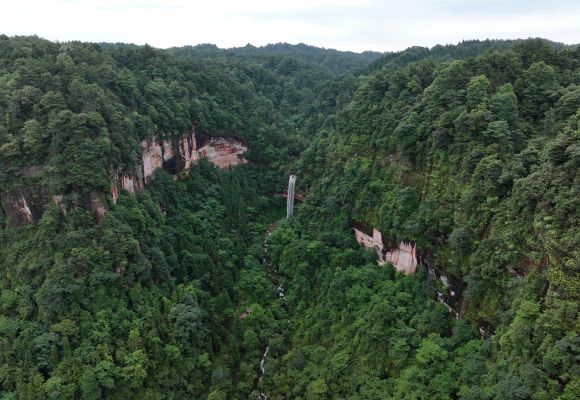 大圆洞国家森林公园群山航拍景。永兴镇人民政府供图 华龙网发