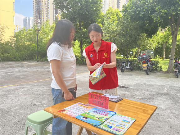 划分责任区主动提供服务。圣泉街道供图