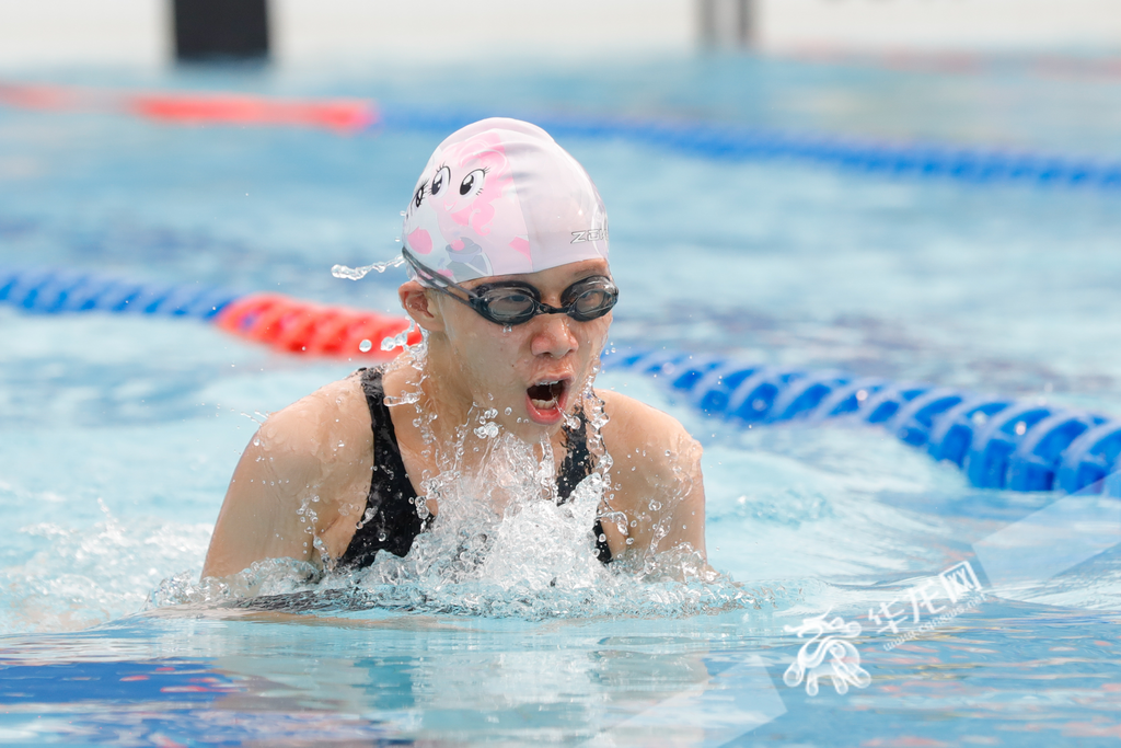 800 young swimmers from 78 teams across the country participated in the competition