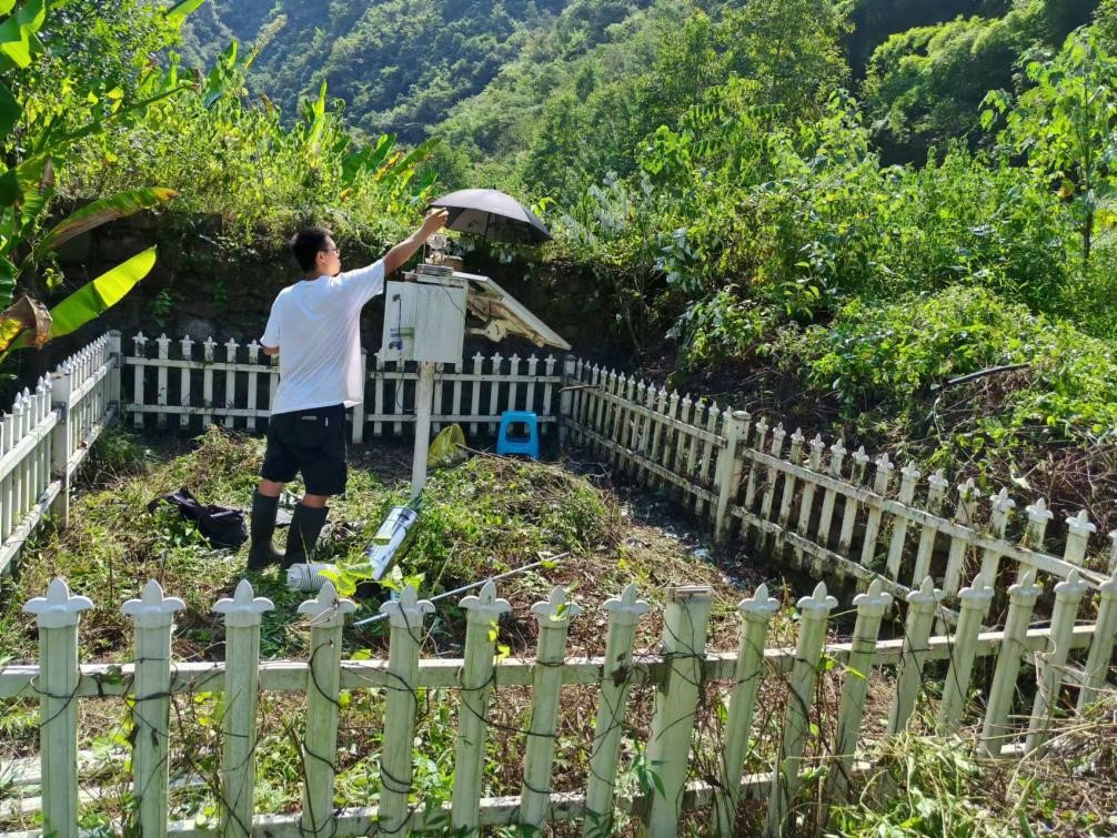 8月22-28日，巫溪已连续7天发布高温红色预警信号，其中8月24日最高气温达到41