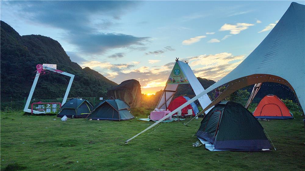 蟠龙露营基地。