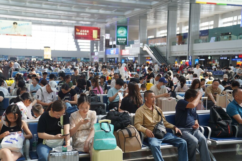 Passengers in Waiting Hall (Photo provided by the railway authority)