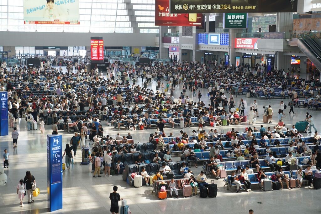 Passengers in Waiting Hall (Photo provided by the railway authority)