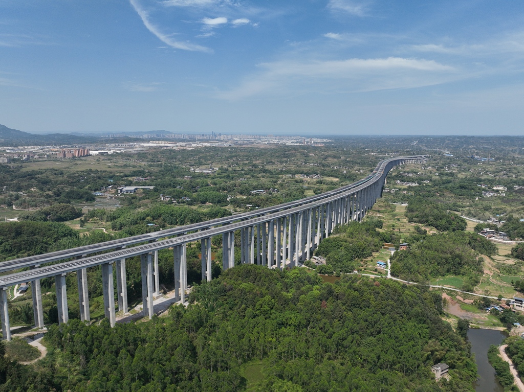 小安溪特大橋。渝遂復線公司供圖