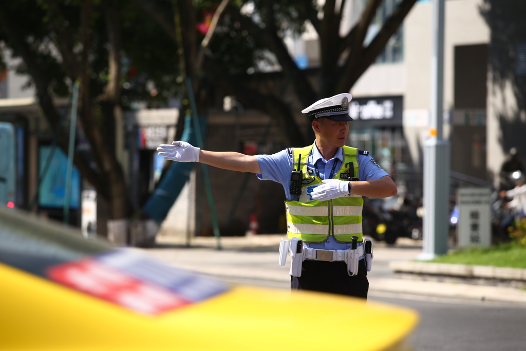 中秋假期，九龙坡警方为市民出行安全畅通保驾护航。 警方供图