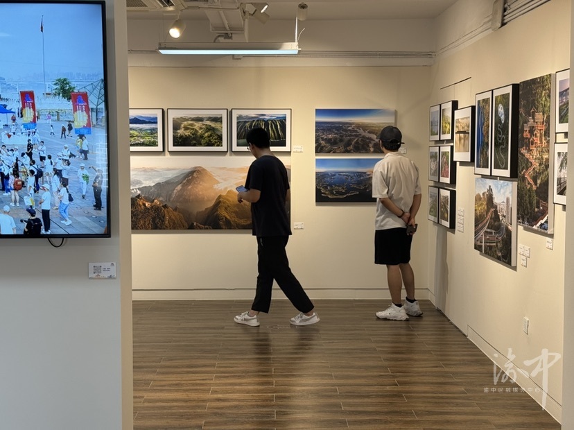 “重庆向新 我爱重庆·精彩一日”百万市民拍重庆主题摄影展开展。