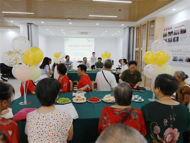 沙坪壩各鎮(zhèn)街社區(qū)都開展了豐富多彩的慶祝活動。沙坪壩區(qū)融媒體中心供圖