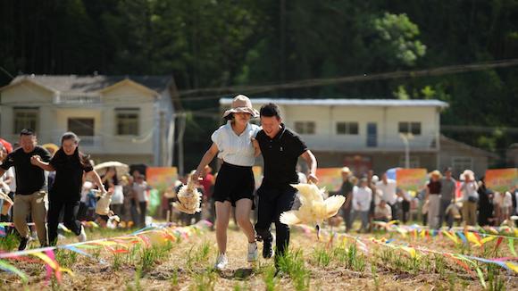 “回娘家”趣味運動項目。奉節(jié)縣委宣傳部供圖