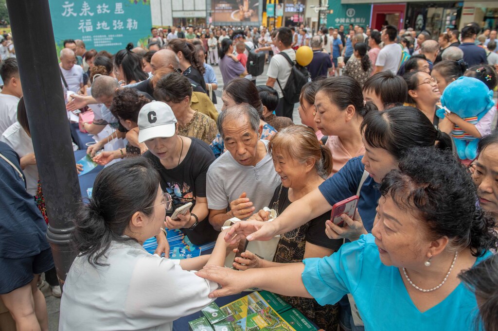 来自弥勒的特色产品深受重庆市民喜爱。主办方供图