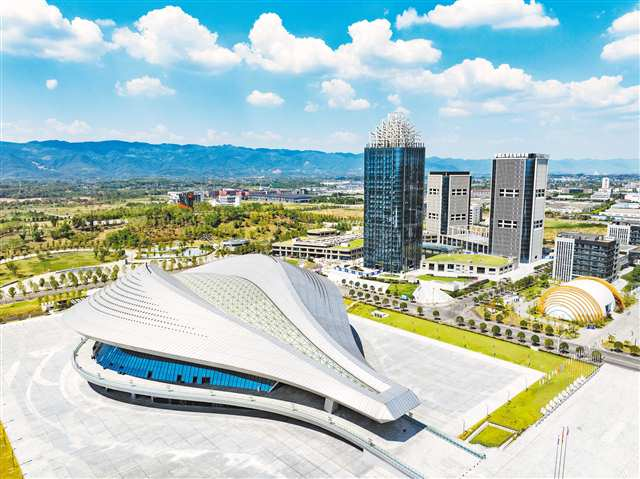 On September 19, at the Data Trading Center of Chongqing Manufacturing Digital Transformation Empowerment Center (Changshou) (Photographed by Xie Zhiqiang / Visual Chongqing)