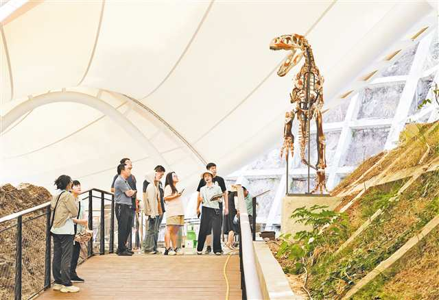 The Dinosaur Fossil Site Museum at Yunyang Geopark opened to the public on September 27