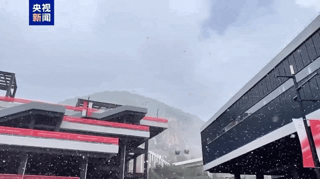 北京、河北、山西下雪了!有游客连夜买棉袄!气温一路降