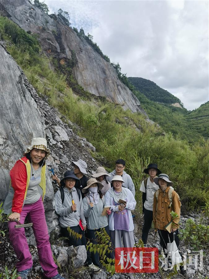 记者对话地大女教授：在哀牢山科考近20年，一天经历四季也曾迷路过