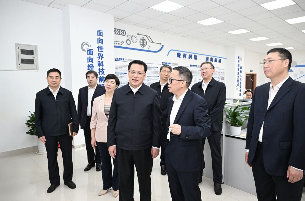 袁家军:推动“大学城”和“科学城”融合发展 打造教育科技人才体制机制一体改革标志性成果