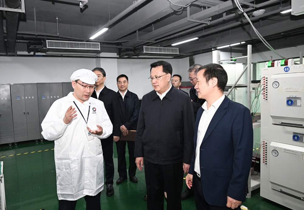 袁家军:推动“大学城”和“科学城”融合发展 打造教育科技人才体制机制一体改革标志性成果