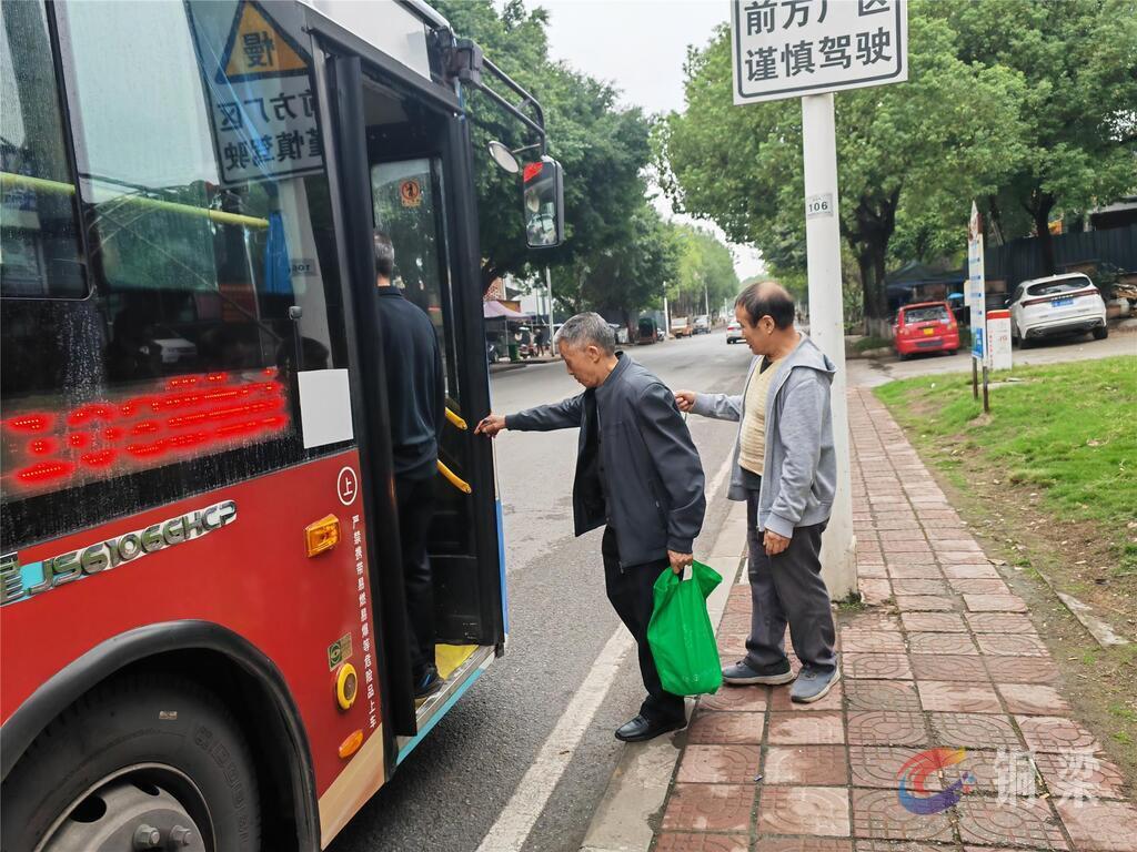 铜梁：延伸108路公交车线路 解决9000余村民“进城难”问题