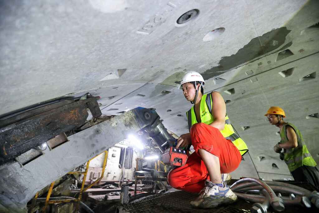 建设中的轨道交通线路。重庆交通开投集团供图