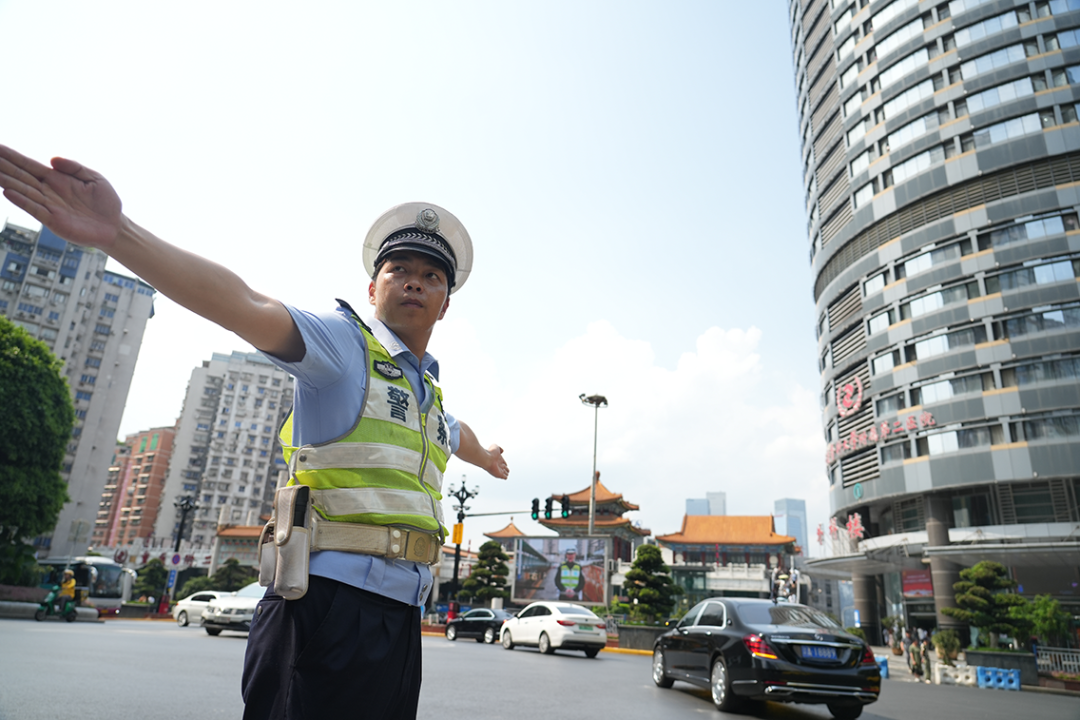 人民公安从这里走来 | “三尺岗亭”坚守初心 咽喉要道薪火传承