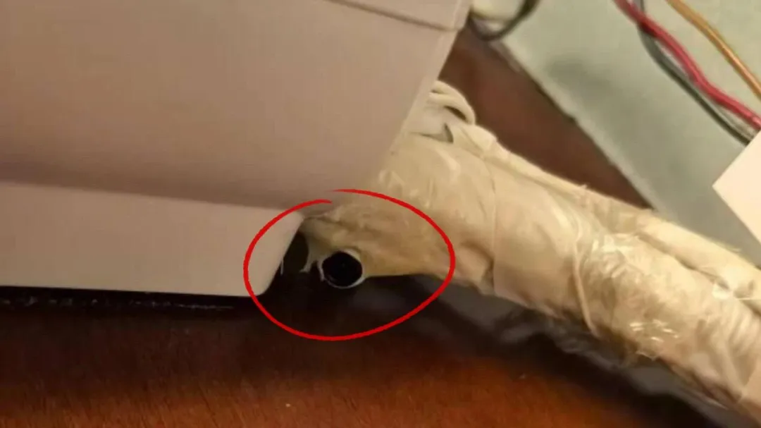 情侣住酒店发现空调通风管藏摄像头!国庆出游当心这些隐藏点!