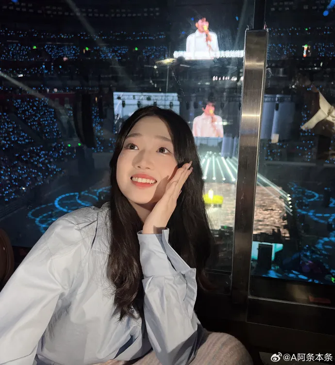 “阿条姐”黄雨婷晒照!网友:幸福了