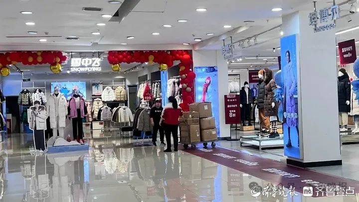 羽绒服价格暴涨！每件涨200-500元！与“二师兄”有关？