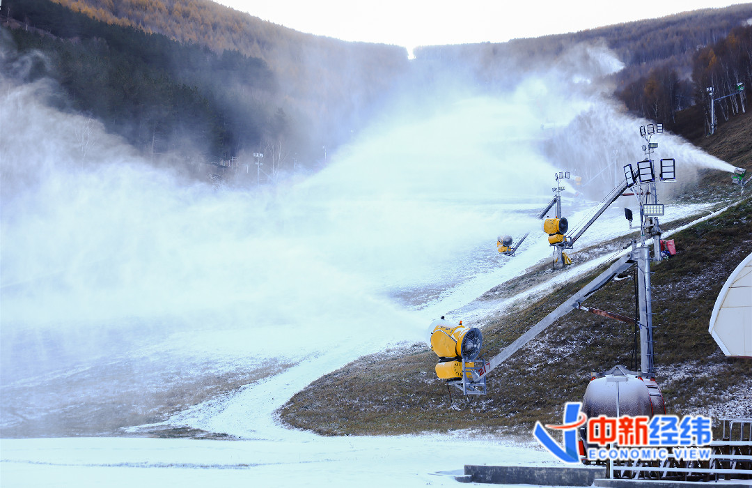 “请了6天年假”，第一批南方游客，已经在东北滑雪了