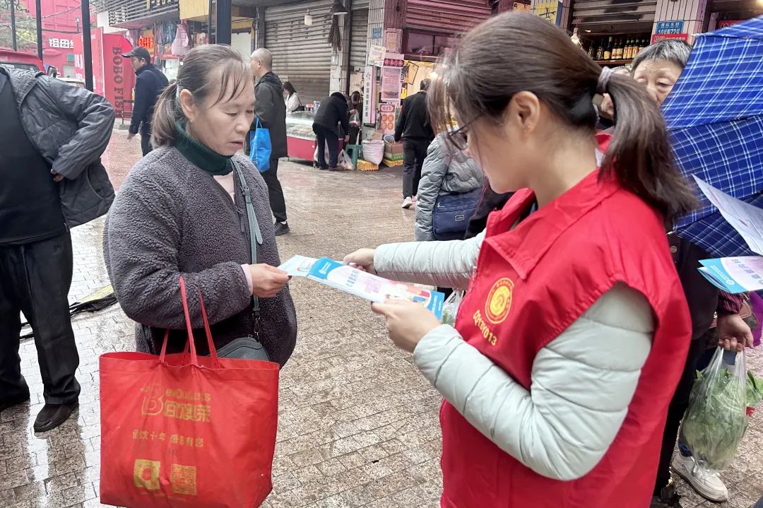 【“百场”博士专家团队义诊】重庆市第十三人民医院开展“1120心梗救治日”义诊活动