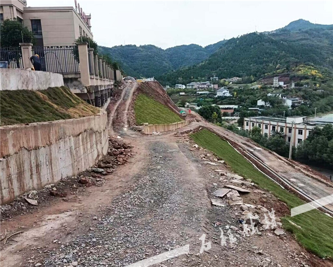 游园步道建成后，方便市民出行。石柱土家族自治县融媒体中心供图