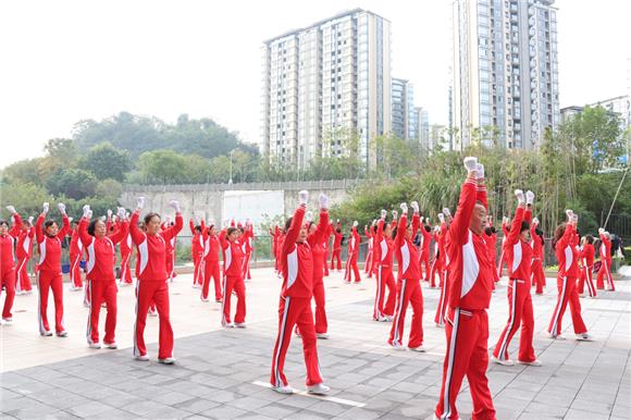 健身操舞隊(duì)正在練操。禮嘉街道供圖 第1眼TV-華龍網(wǎng)發(fā)