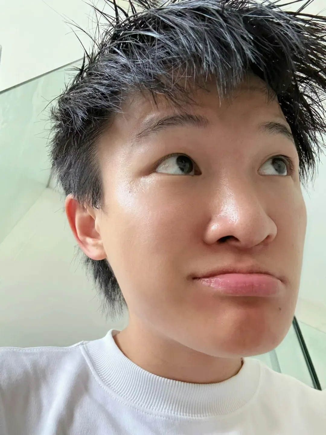 周深自曝被锁厕所错过航班,