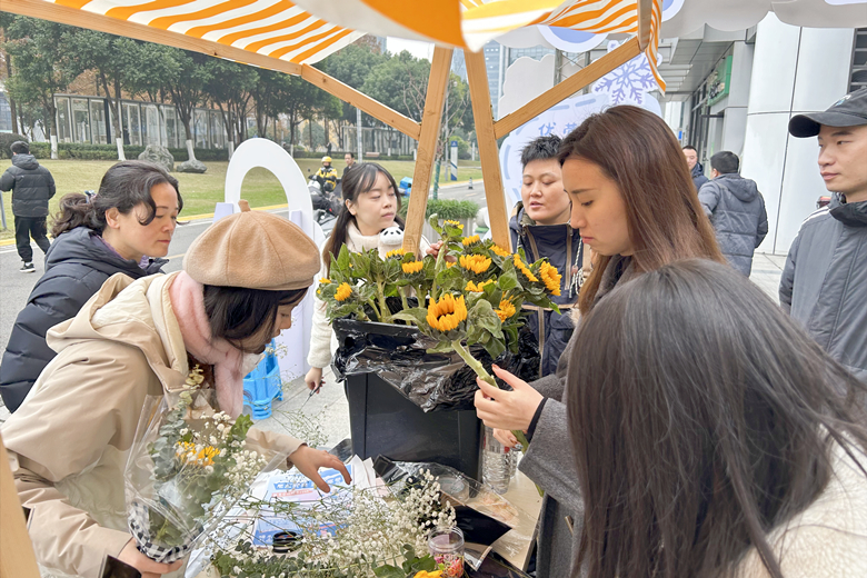 活動吸引轄區(qū)500余名企業(yè)職工到場參與。大竹林街道供圖 第1眼TV-華龍網(wǎng) 發(fā)