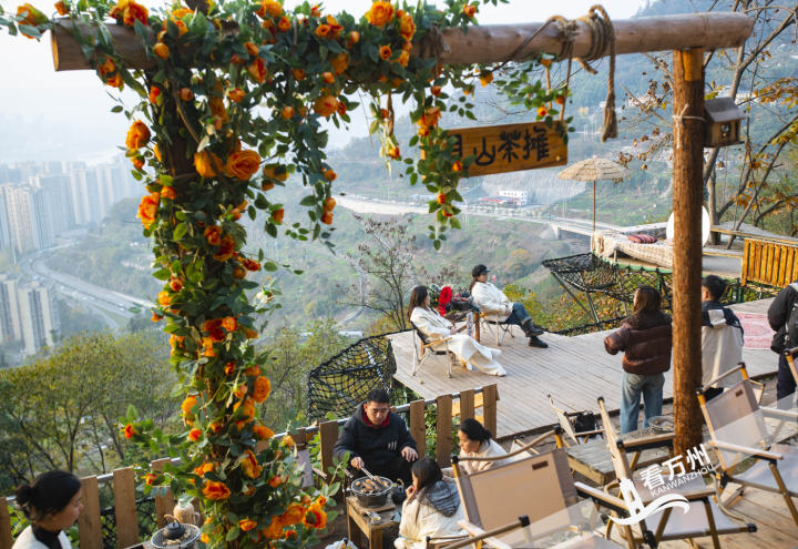 On the streets of Chenjiaba, people are relishing their time in the pleasant weather