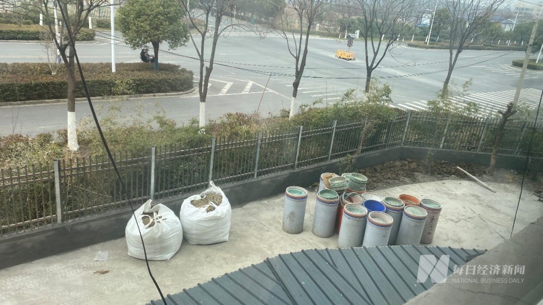 实探“3·15”曝光的槽头肉企业:厂里墙上挂“诚信正直”,银行人员忧心贷款正蹲守