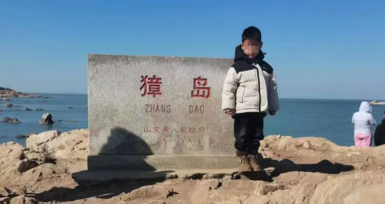 痛心！5岁男童去世身上多处伤痕！生父称与孩子生母和继父有关