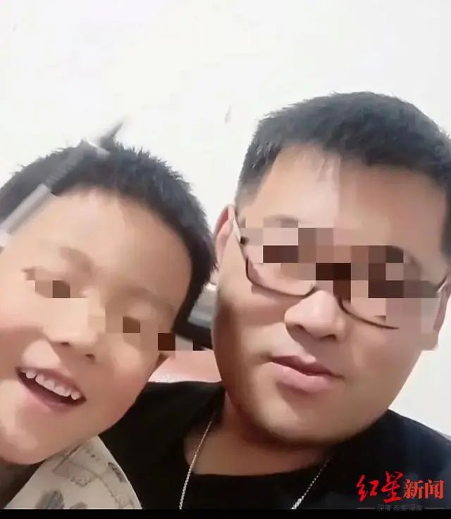 5岁儿子判给前妻一个月后身亡，父亲称遗体多处有伤，警方回应