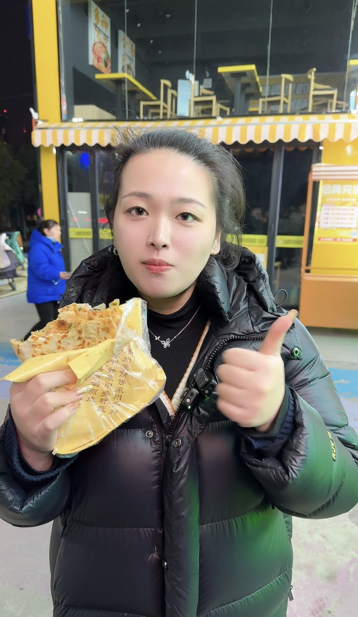 90后女生辞职专做探店！两年跑了30个城市410个小吃摊