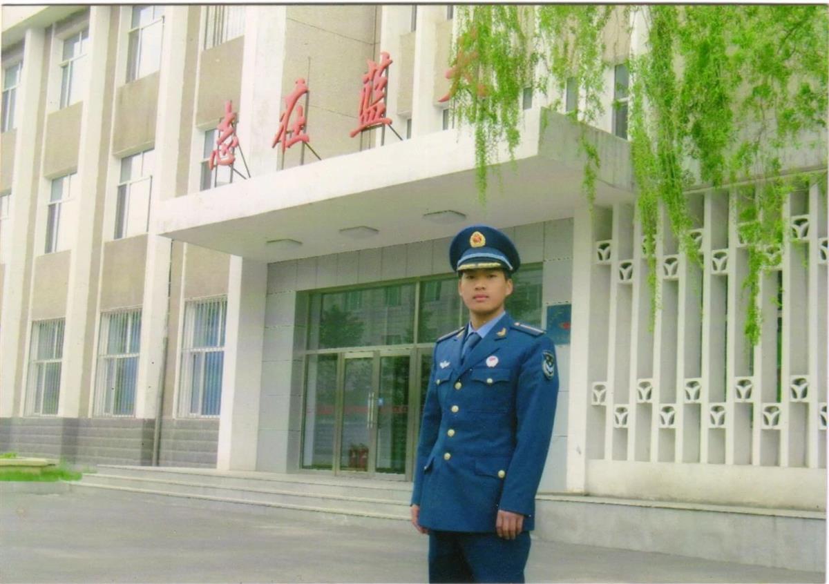 “神十八”航天员李广苏：第三批航天员中唯一的文科生，想念母亲做的地锅鸡