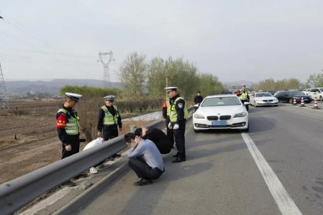 “要拉我活埋！”男子报警称被绑架，山西交警截停车辆：系员工和老板纠纷