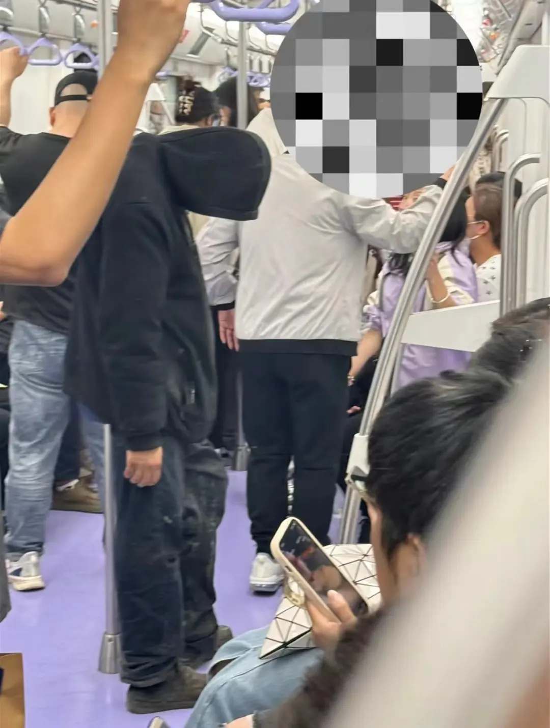西安地铁黑衣男子身份确定!已送返原籍