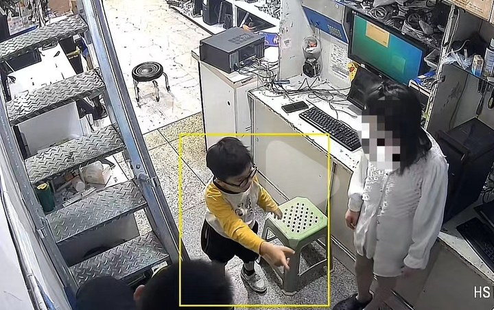 他只是“开花晚了一点”，浙江男孩走路全网点赞，这一幕爸妈等了9年