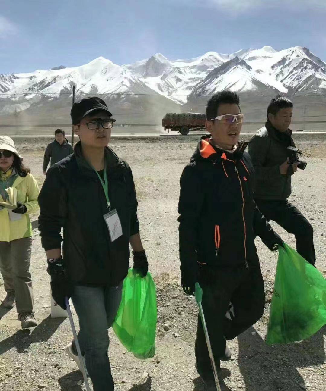 95后中国小伙在大英博物馆当讲解员:文物无声,历史震耳欲聋