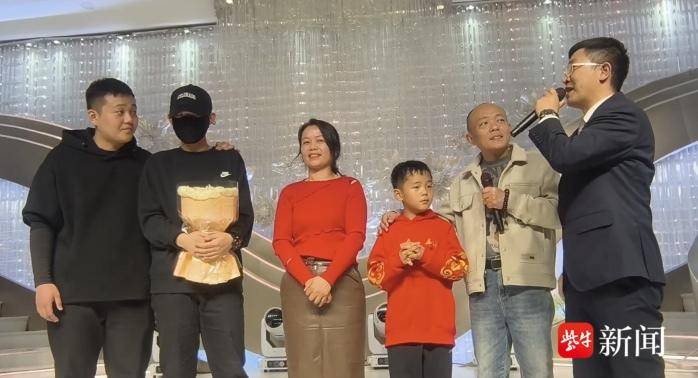 被拐17年儿子归来100多天后母亲容貌判若两人，像年轻了20岁
