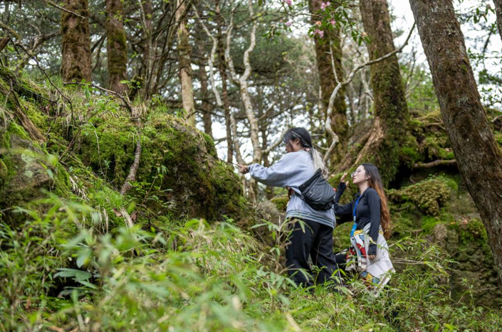 首届“峨眉山 正青春”新时代青年成人礼主题活动举行