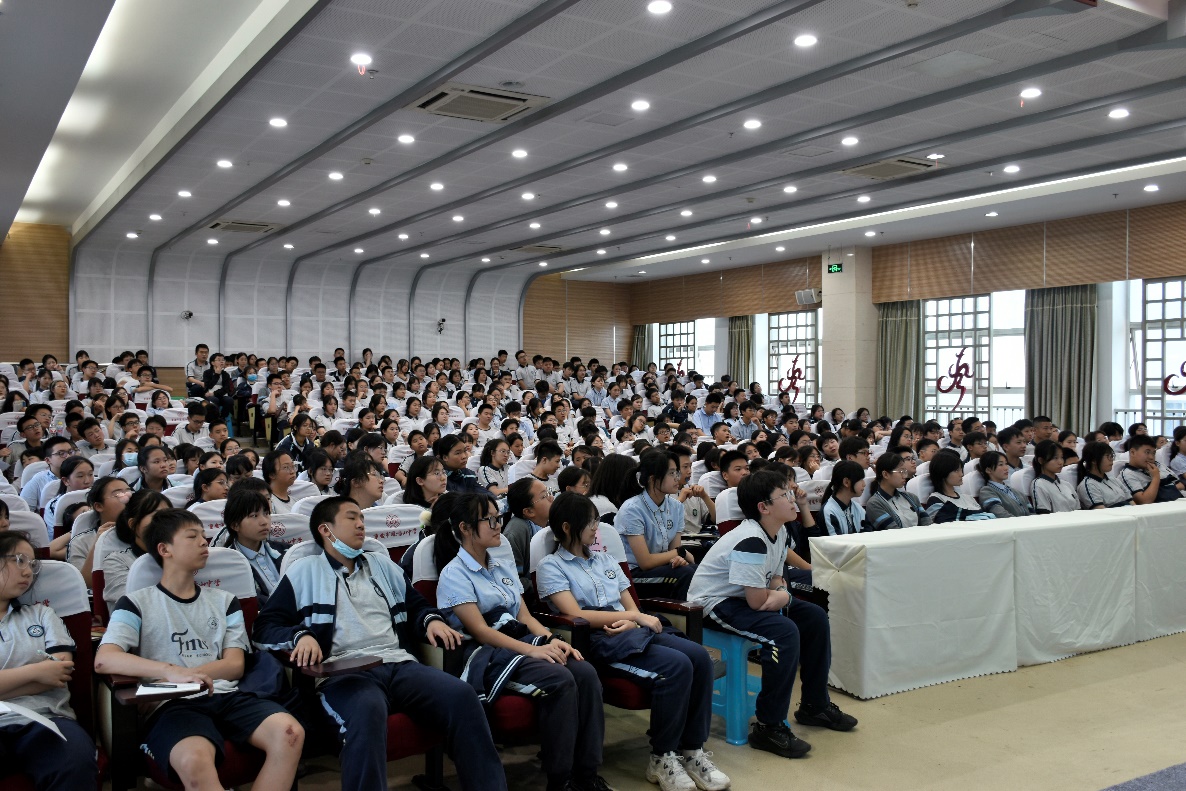 重庆凤鸣山中学田径图片