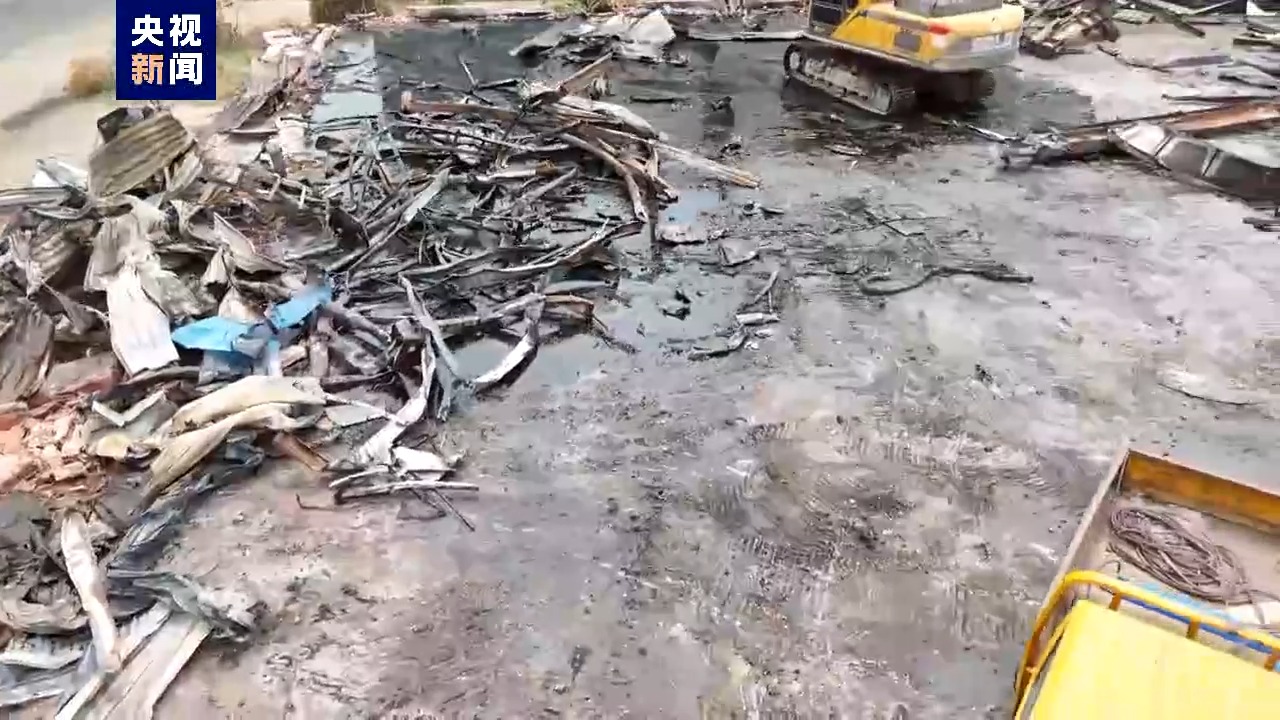 滁河南京段现大量死鱼 经初查与当地一企业失火致污染物外泄有关