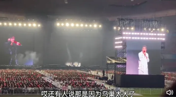 凤凰传奇北京演唱会观众被质疑假唱，玲花回应！这届年轻人为何要追凤凰传奇？
